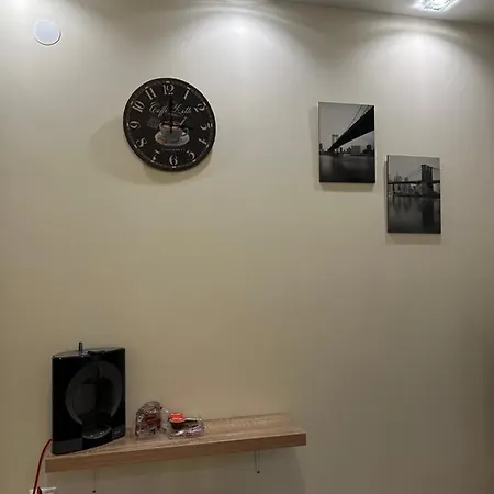 Victoria & Victoria Apartment *